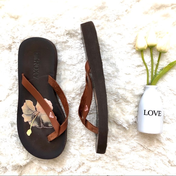 roxy brown flip flops
